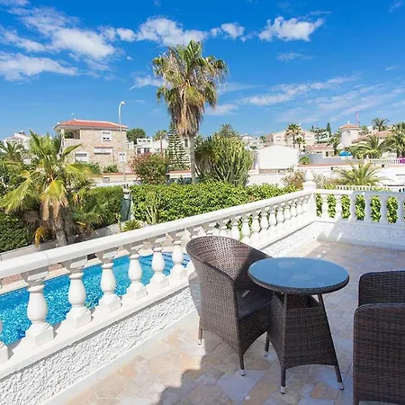 Ch Velazquez فيلة *