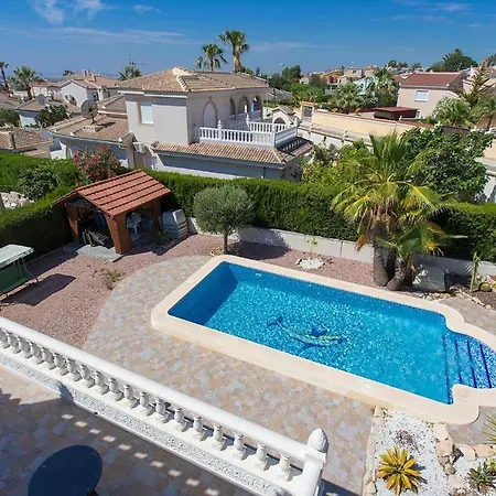 Ch Velazquez سيوداد كيسادا