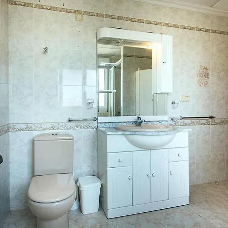 Ch Velazquez سيوداد كيسادا